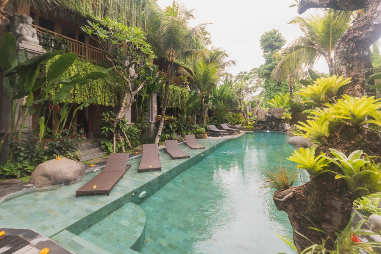 Weda Cita Resort And Spa By Mahaputra ウブド エクステリア 写真 The swimming pool at the hotel